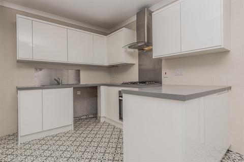 3 bedroom townhouse for sale, Benson Gardens, Wortley, Leeds