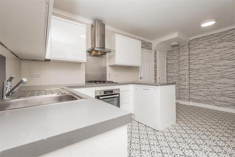 3 bedroom townhouse for sale, Benson Gardens, Wortley, Leeds