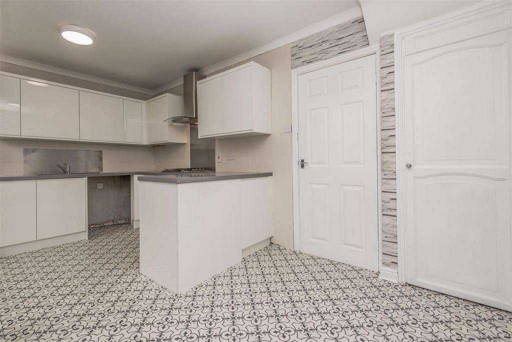Fitted Dining Kitchen: