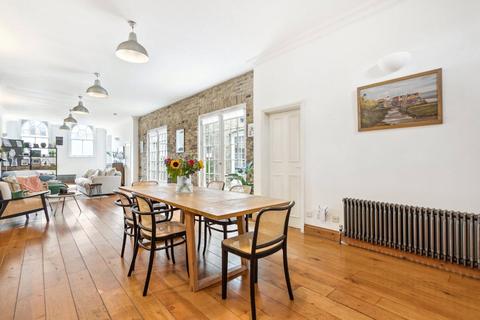 3 bedroom apartment to rent, Clapham Manor Street, London, SW4