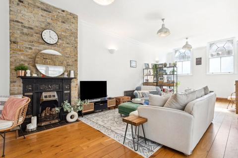 3 bedroom apartment to rent, Clapham Manor Street, London, SW4
