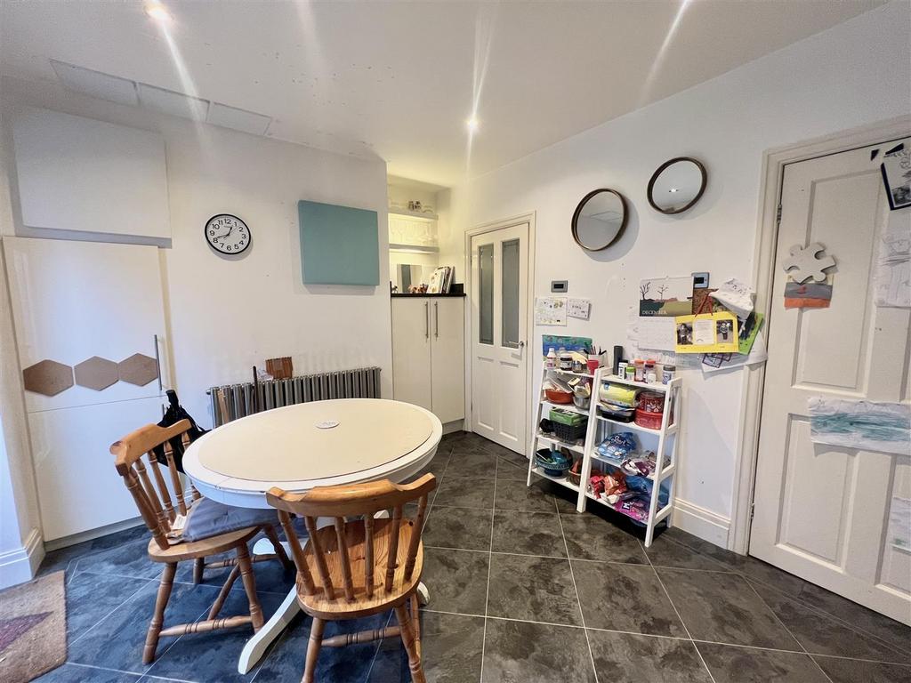 Kitchen/dining