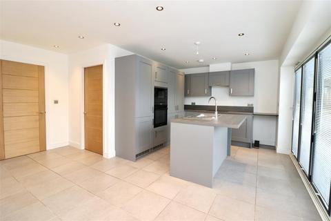3 bedroom detached house for sale, Cavendish Drive, Market Weighton, York