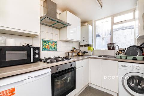 2 bedroom flat to rent, Cann Hall Road, Leytonstone, London, E11