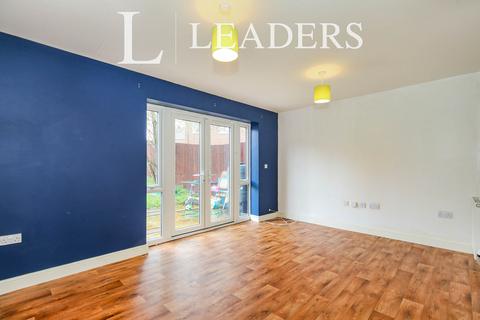 4 bedroom semi-detached house to rent, Comet Avenue, ST5