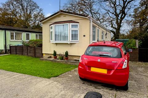 undefined, Hook Lane, Chichester PO20