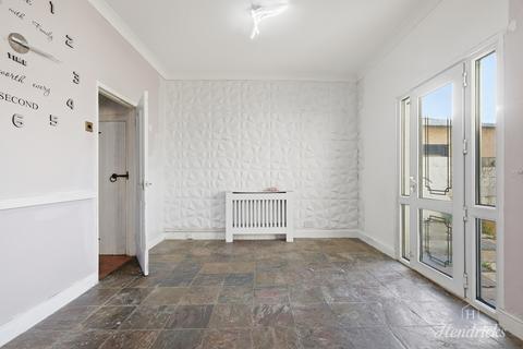 3 bedroom detached house for sale, Hamstel Road, Southend-on-sea, SS2 4