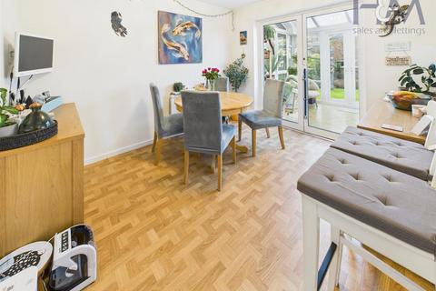 4 bedroom detached house for sale, Underwood Road, Stevenage
