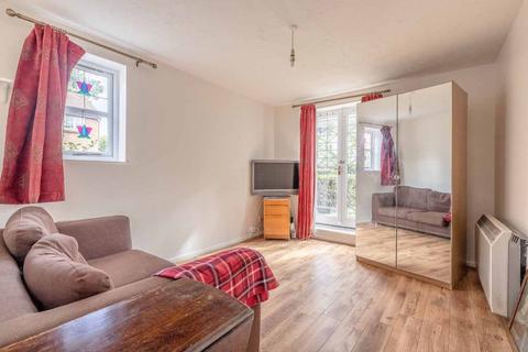 undefined, Knowles Close, West Drayton UB7