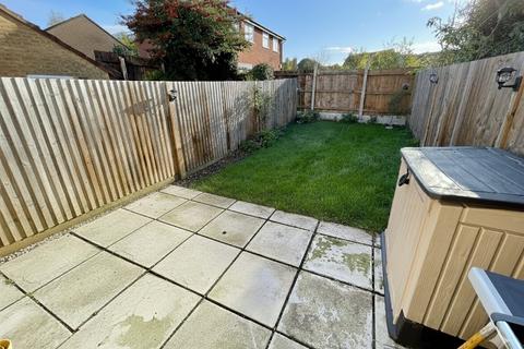 undefined, Benington Close, Luton, Bedfordshire, LU2 7YJ