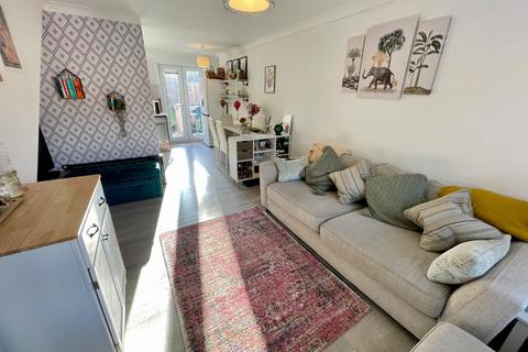 undefined, Benington Close, Luton, Bedfordshire, LU2 7YJ