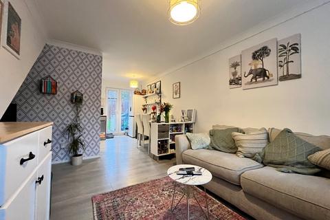undefined, Benington Close, Luton, Bedfordshire, LU2 7YJ