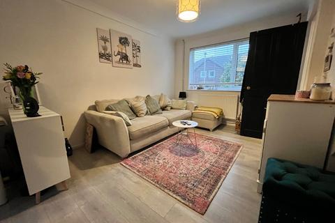 undefined, Benington Close, Luton, Bedfordshire, LU2 7YJ
