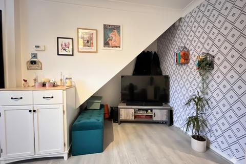 undefined, Benington Close, Luton, Bedfordshire, LU2 7YJ