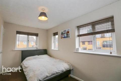 undefined, Marsom Grove, Luton