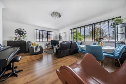 2 bedroom maisonette for sale, Kingfield Drive,  Woking,  Surrey,  GU22