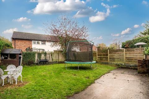 2 bedroom maisonette for sale, Kingfield Drive,  Woking,  Surrey,  GU22