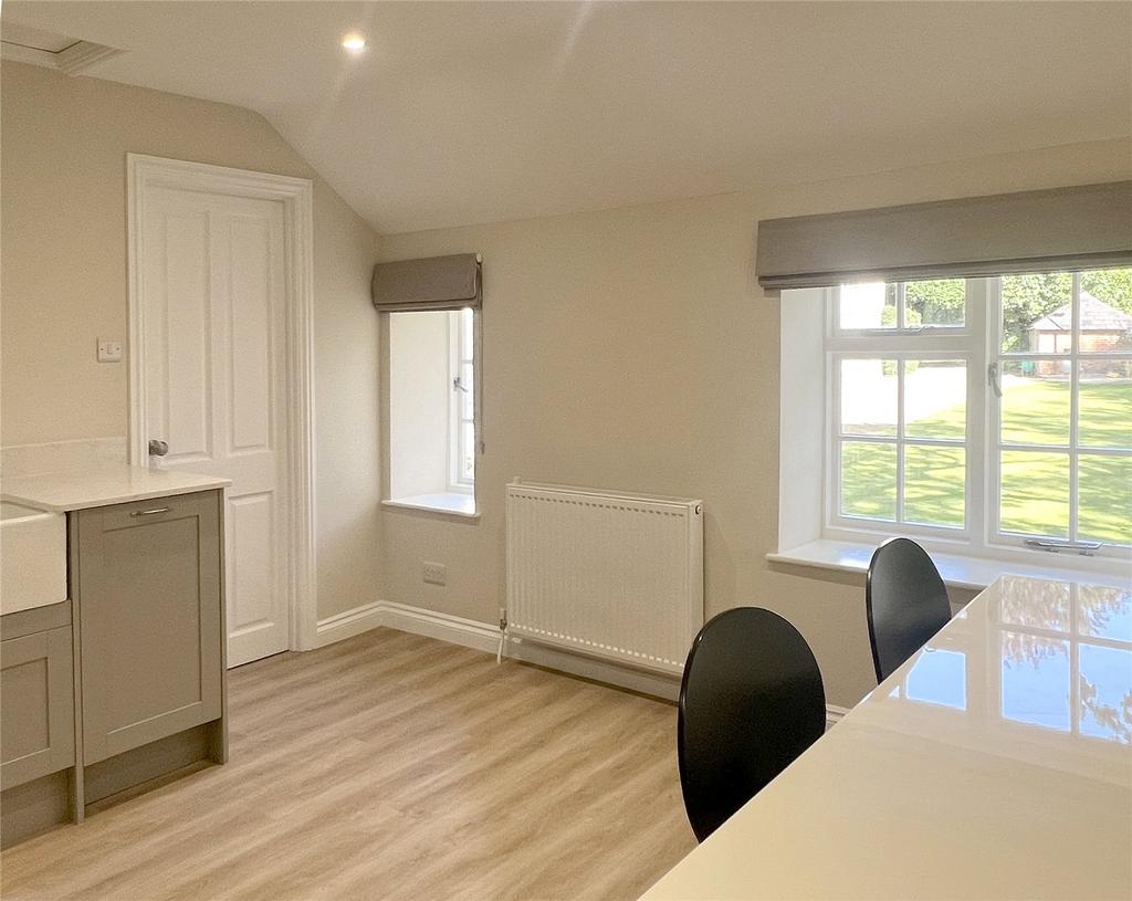 Kitchen Seating Area