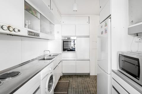 2 bedroom flat for sale, Barbican, London, EC2Y