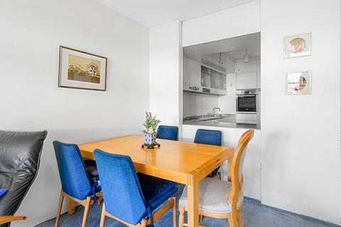 2 bedroom flat for sale, Barbican, London, EC2Y