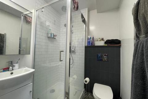 1 bedroom house to rent, Landrose House, 3 Lawrence Hill, Bristol BS5