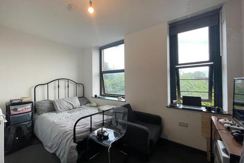 1 bedroom house to rent, Landrose House, 3 Lawrence Hill, Bristol BS5