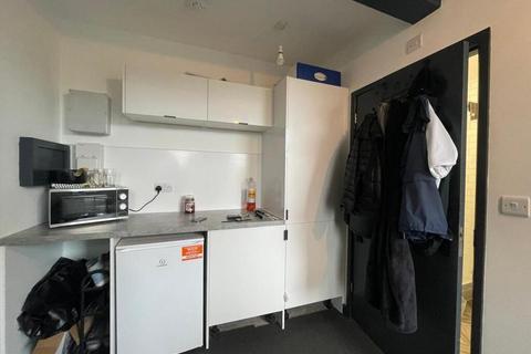 1 bedroom house to rent, Landrose House, 3 Lawrence Hill, Bristol BS5