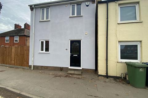 2 bedroom end of terrace house to rent, Whitmore Street, Peterborough PE7