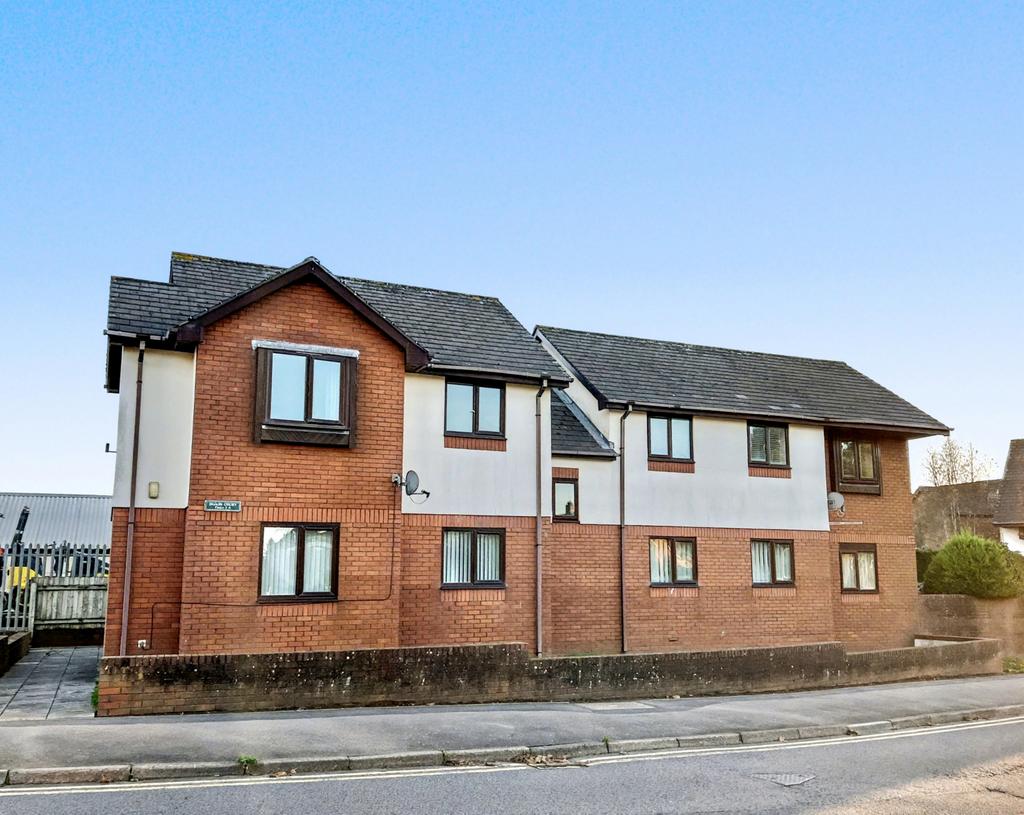 INVESTMENT PROPERTY Meads Court, Bulwark, Chepst