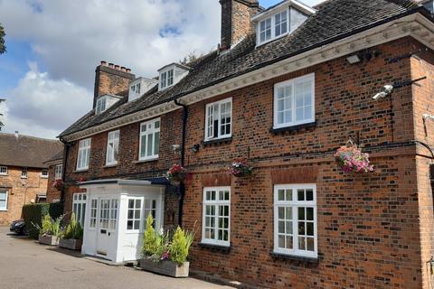 Office to rent, 82 Great North Rd Hatfield AL9 5BL