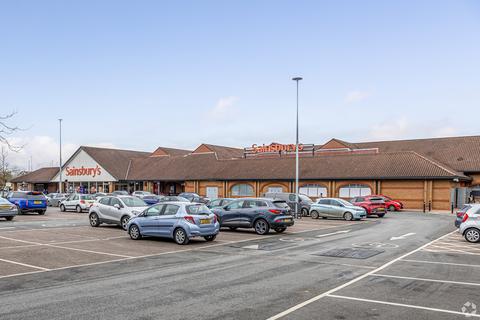 Shop to rent, 9-14 Campus 5 Letchworth Garden City SG6 2JF