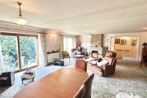 3 bedroom semi-detached bungalow for sale, St. Johns Close, Hebden Bridge, HX7 8DP.