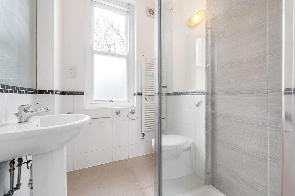 Ensuite.JPG