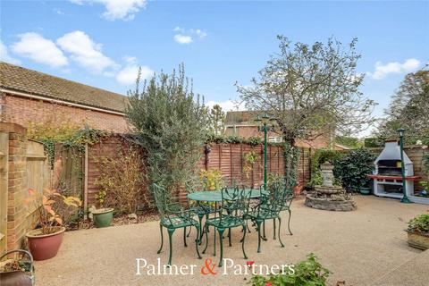 4 bedroom detached house for sale, Russell Gardens, Essex CM2