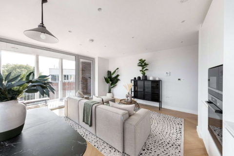 3 bedroom apartment for sale, Downs Road, London E5