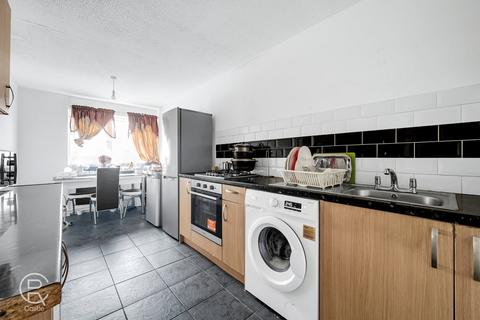 2 bedroom flat for sale, Copley Close, London, W7