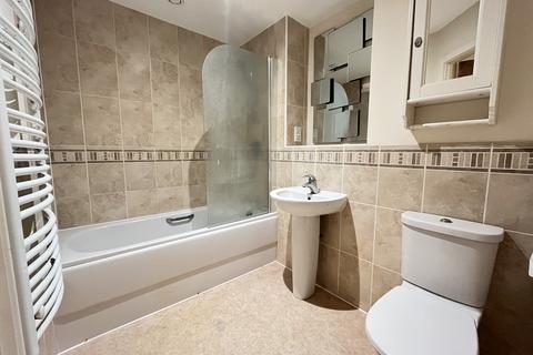2 bedroom apartment to rent, Commercial Road, Bournemouth,