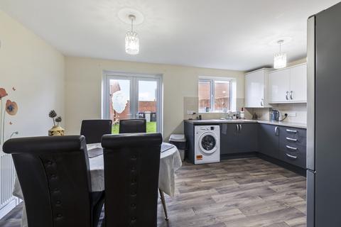 3 bedroom end of terrace house for sale, Churchill Avenue, Skegness PE25