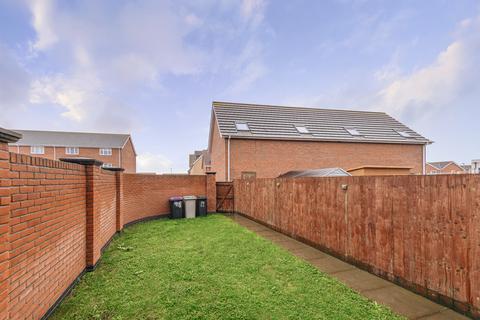 3 bedroom end of terrace house for sale, Churchill Avenue, Skegness PE25