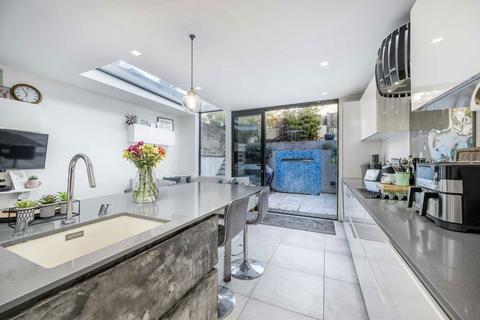 2 bedroom flat for sale, Harwood Road, London SW6