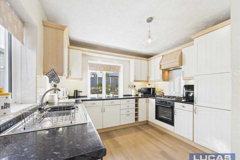 3 bedroom semi-detached house for sale, Lon Y Wennol, Llanfairpwll