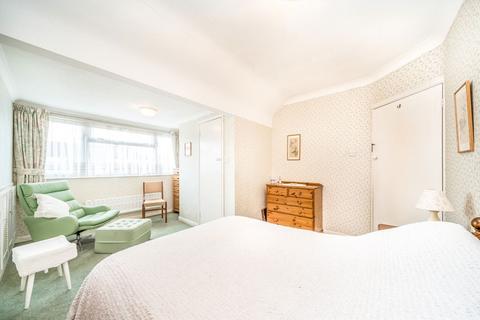 undefined, Hall Farm Drive, Twickenham TW2