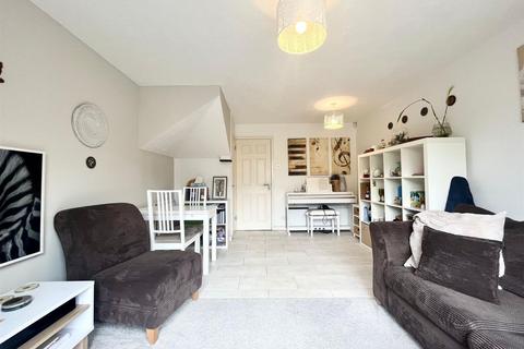 2 bedroom house to rent, Wilson Close, Bishop's Stortford