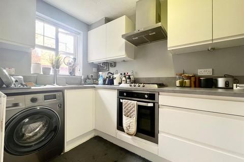 2 bedroom house to rent, Wilson Close, Bishop's Stortford