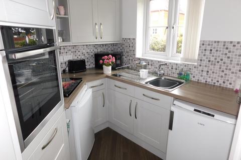 1 bedroom apartment for sale, Regency Crescent, Christchurch BH23