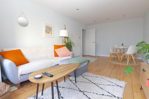 undefined, St Helier - REN091