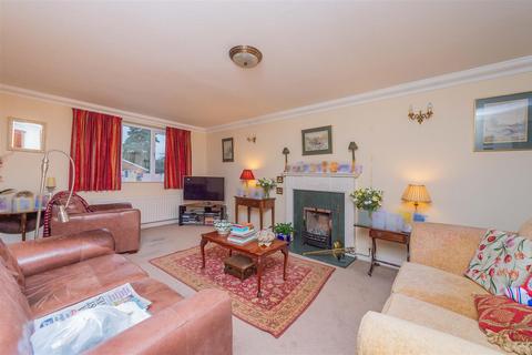 4 bedroom detached house for sale, Hillside Drive, Shrewsbury