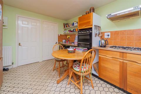 4 bedroom detached house for sale, Hillside Drive, Shrewsbury