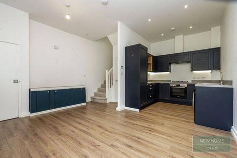 2 bedroom end of terrace house for sale, Bobbin Row, Leeds, LS12
