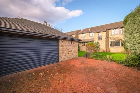 4 bedroom detached house for sale, Rosehill Drive, Huddersfield, HD2